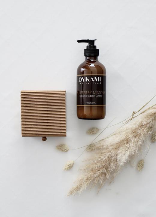 Immagine prodotto Oykami Set regalo di lozione per il corpo e per le mani Mimosa al mirtillo (Set per la cura del corpo)