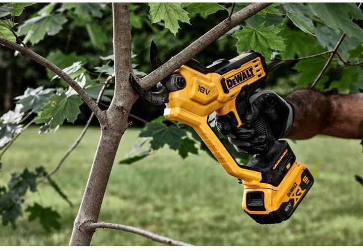 Actual product image DeWalt Battery lopping shears