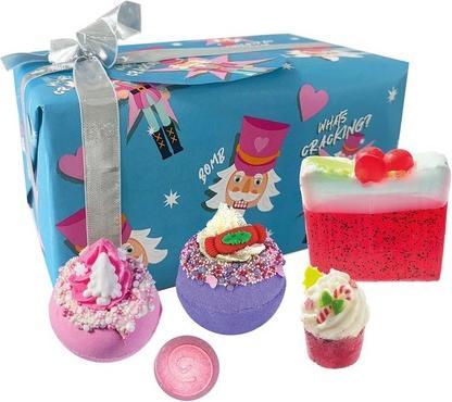 Bomb Cosmetics Was ist der Knaller Festliche Weihnachten Handmade Wrapped Bath & Body