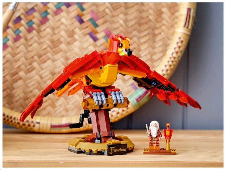 Produktbild LEGO Fawkes, Dumbledores Phönix (76394, LEGO Harry Potter, LEGO Seltene Sets)