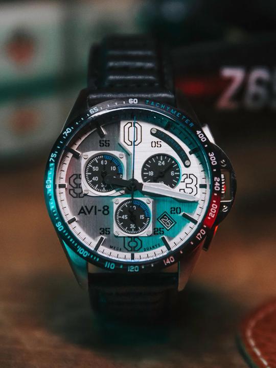 Produktbild AVI-8 AV-4077-01 P-51 Mustang Chronograph 43mm 5ATM (Analoguhr, 43 mm)