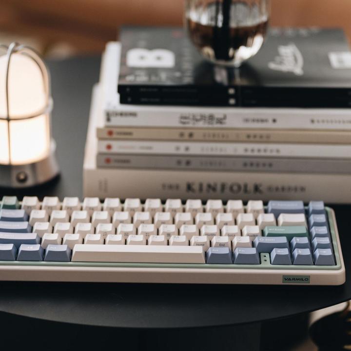 Actual product image Varmilo Minilo VXT67 Eucalyptus (US, Wireless, Cable)