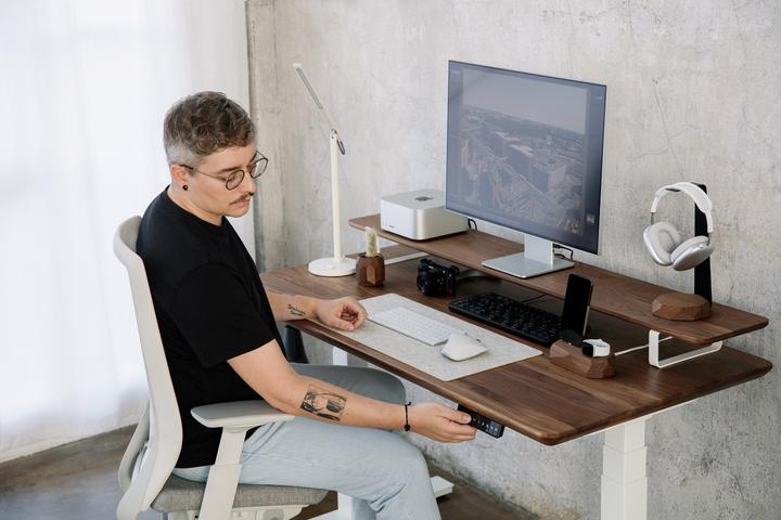 Produktbild Oakywood Standing Desk Holztisch mit Höhenverstellung - aus Massivholz- Walnuss / 160x80 / Schwarz - (160 x 80 cm)