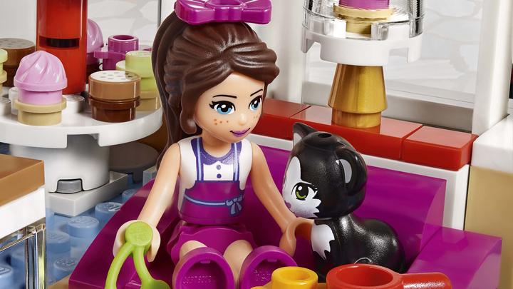Actual product image LEGO Heartlake Cupcake Café (41119, LEGO Friends)