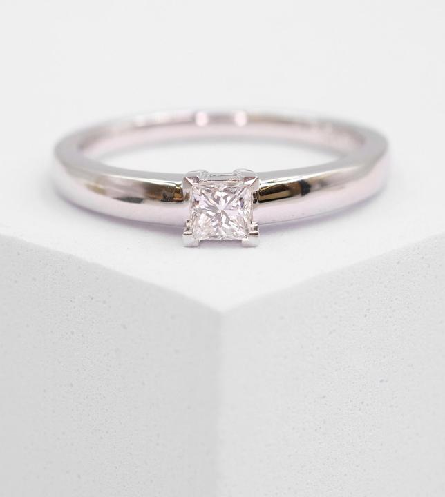 Actual product image Muau Solitaire (54, 750/18 K Gold)