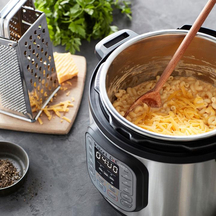 Actual product image Instant Pot Multicooker (EU plug)