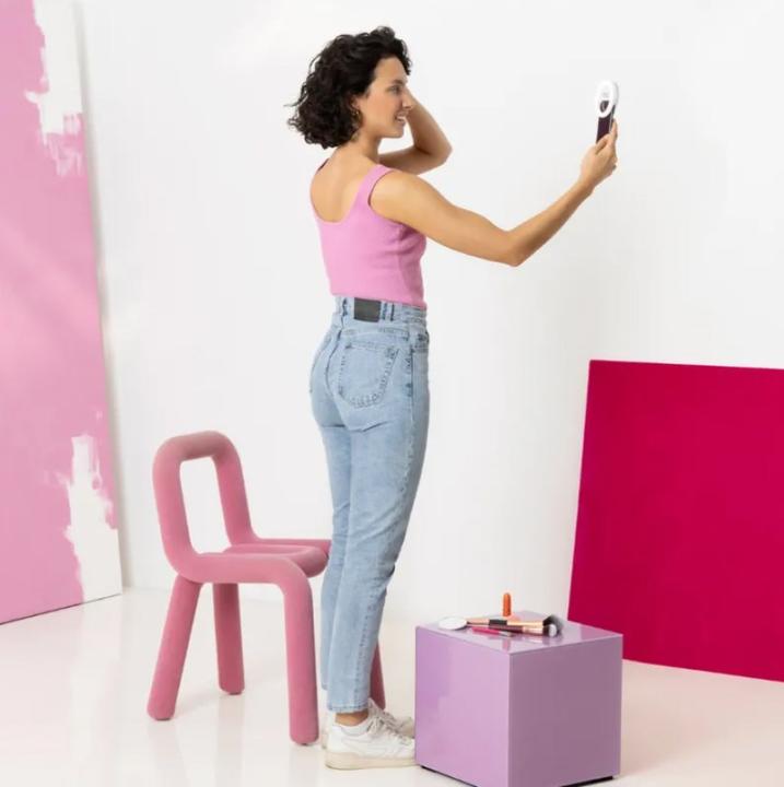 Image du produit Medisana CM-20E Selfie Mirror - Miroir cosmétique par ECOMED (Ø 9 x 3 cm)