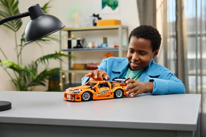 Actual product image LEGO Fast and Furious Toyota Supra MK4 (42204, LEGO Technic)