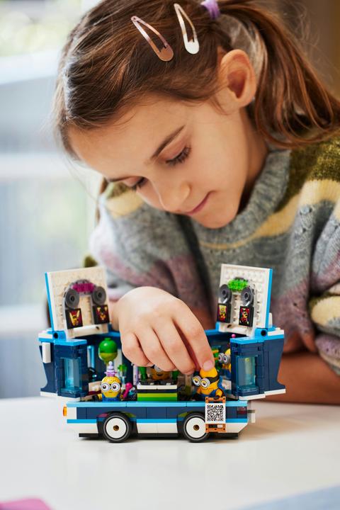 Actual product image LEGO Minions and the party bus (75581, LEGO Minions)