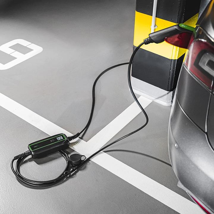 Productafbeelding GreenCell EV16 - Zwart - LCD - Zwart - AC - IP66 - Type 2 (Type 2, 3.60 kW, 16 A, CEE 7/7)