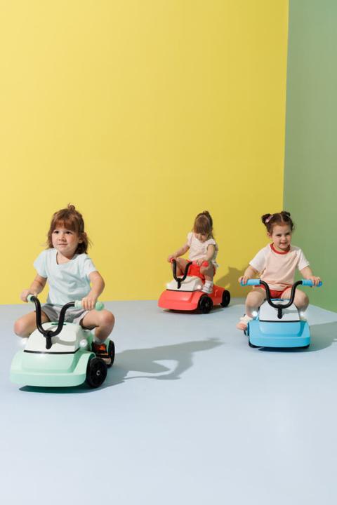 Produktbild Micro Rutschfahrzeug Mini Microlino Pink