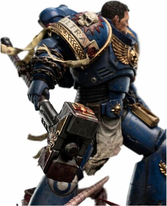 Produktbild Weta Workshop Warhammer 40,000: Space Marine 2 Lieutenant Titus Limited Edition