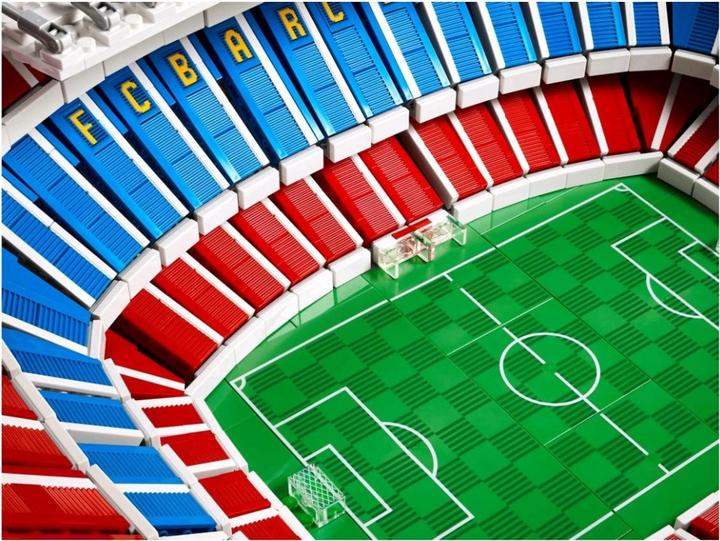 Actual product image LEGO ICONS CAMP NOU - FC BARCELONA 10284 (10284, LEGO Creator Expert, LEGO Rare Sets)