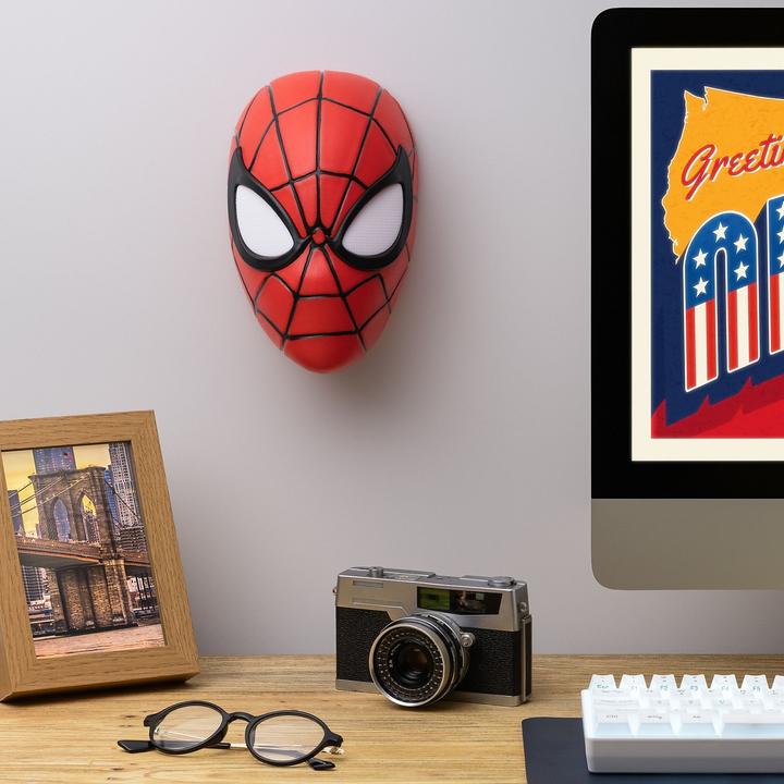 Actual product image Paladone Products Spiderman Mask Light