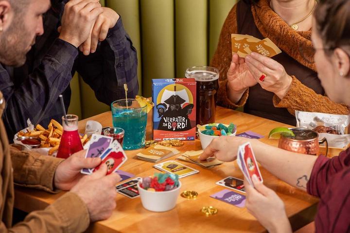 Produktbild Verräter an Board (d) (Deutsch)