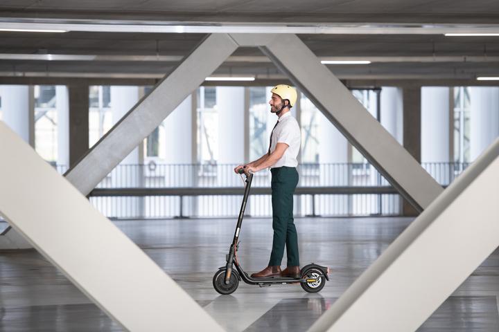 Actual product image Segway-Ninebot F30E (25 km/h, 30 km, 300 W)