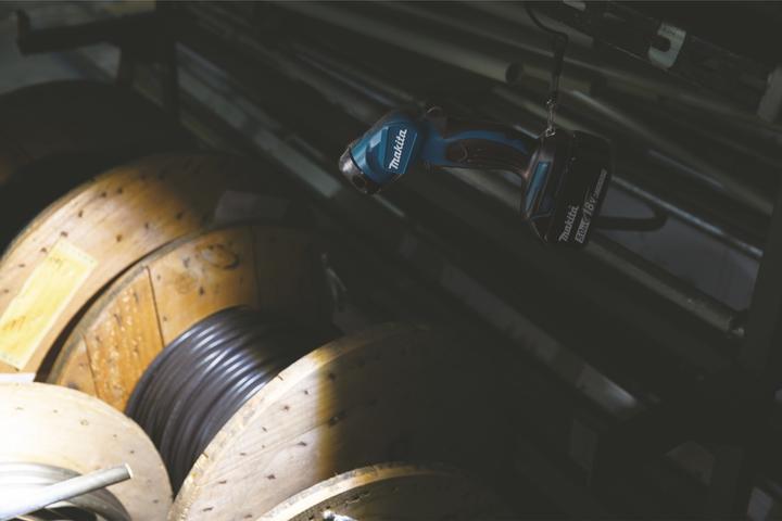 Image du produit Makita 14,4-18V Lampe à main à piles DEADML815 (160 lm)
