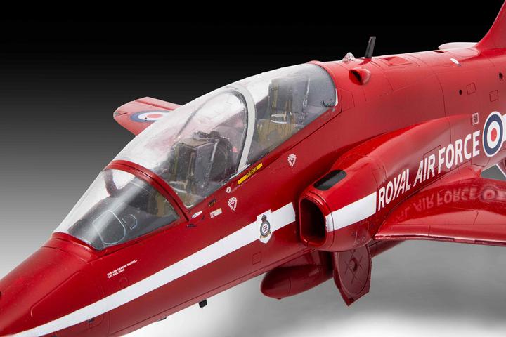 Produktbild Revell BAe Hawk T.1 Red Arrows