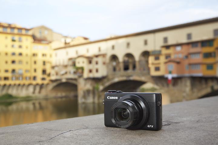 Produktbild Canon Powershot G7 X Premium Kit inkl. Ledertasche und 16GB SD (1")