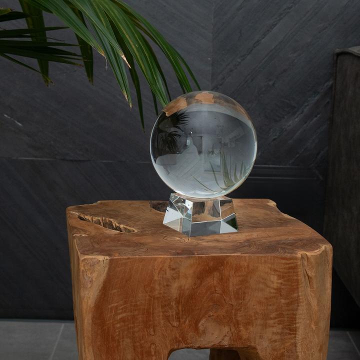 Actual product image Intirilife Glass ball with stand 130 mm