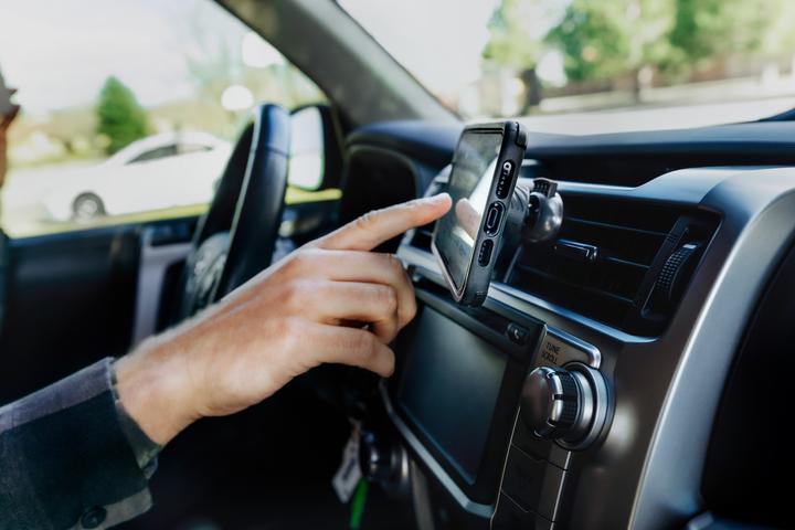 Actual product image OtterBox Car Vent Mount for MagSafe