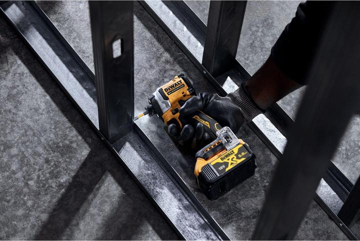 Actual product image DeWalt DCF850NT (Rechargeable battery operated)
