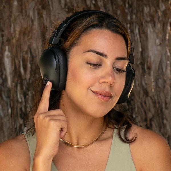 Image du produit JLab Audio STUDIO PRO ANC - Casque supra-auriculaire sans fil (ANC, 45 h, Sans fil)