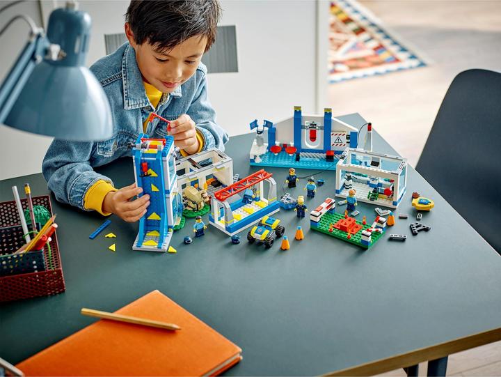 Actual product image LEGO 60372 Police School (60372, LEGO City)