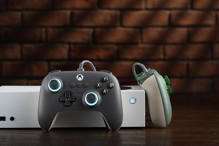 Actual product image 8bitdo Ultimate C (Xbox Series X, Xbox Series S, Xbox One X, Xbox One S, Windows)