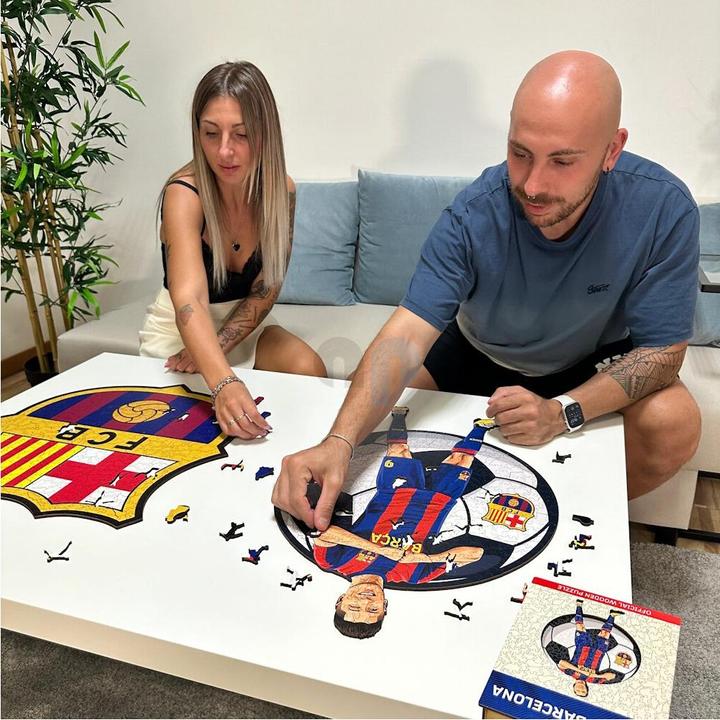 Actual product image Iconic FC Barcelona - Robert Lewandowski - Wooden Puzzle Size M (270 pieces) (270 pieces)