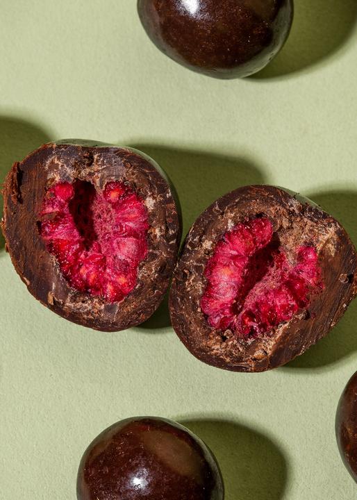Actual product image KoRo Freeze-dried raspberries in dark chocolate (1000 g)