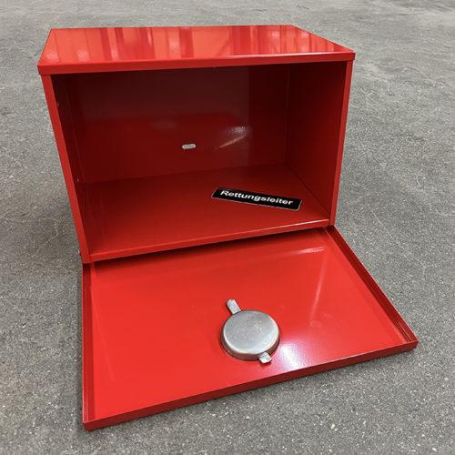 Image du produit Mentrex Boîte de rangement pour échelle de secours avec entretoise