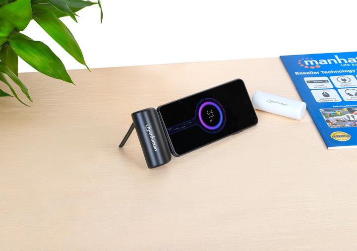 Actual product image Manhattan Powerbank 5000 mAh with integrated USB-C plug 10W for use as a mobile phone holder with L (5000 mAh, 10 W, 10 Wh)