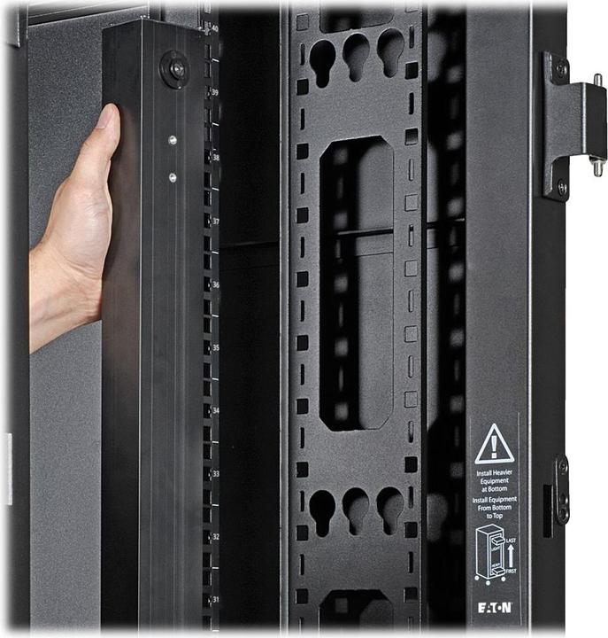 Image du produit Eaton Tripp Lite Series PDU monophasé 3.2-3.8kW avec interface de plateforme LX, sorties 200-240V