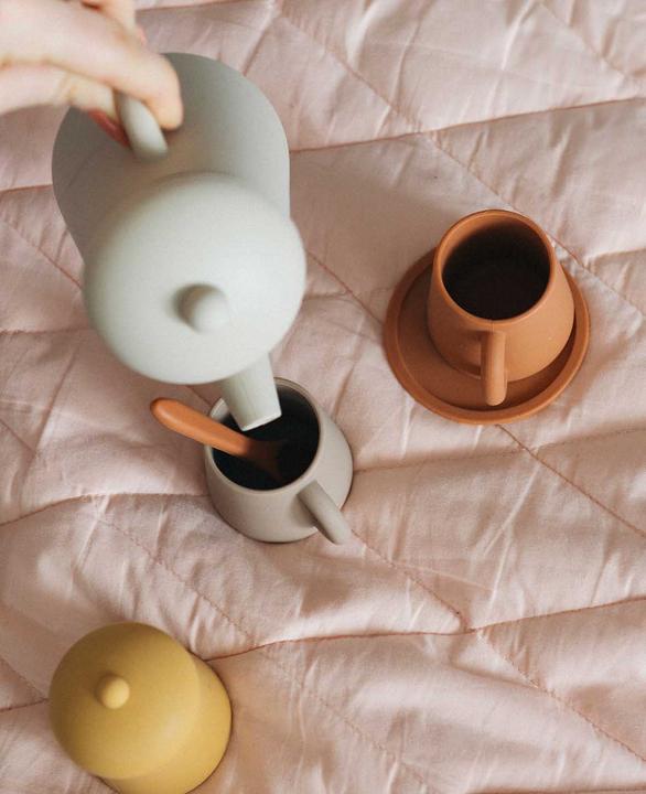 Actual product image Esmée Children's tea set made of silicone in sienna/beige, with cups, kettle and sugar bowl