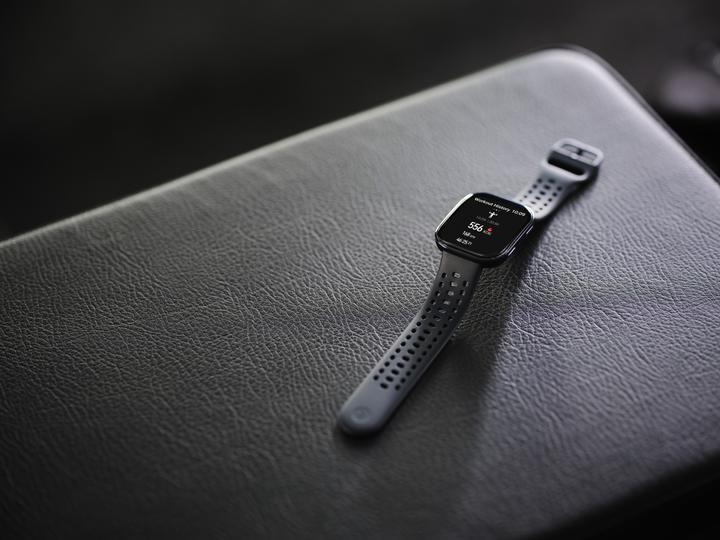 Actual product image Amazfit Bip 6 Dunkelgrau