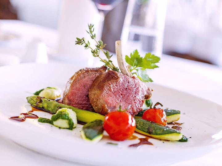 Produktbild Smartbox Liebe in der Schweiz: Romantischer Aufenthalt, Gourmetpause, Spass oder Wellness (2 Pers.)