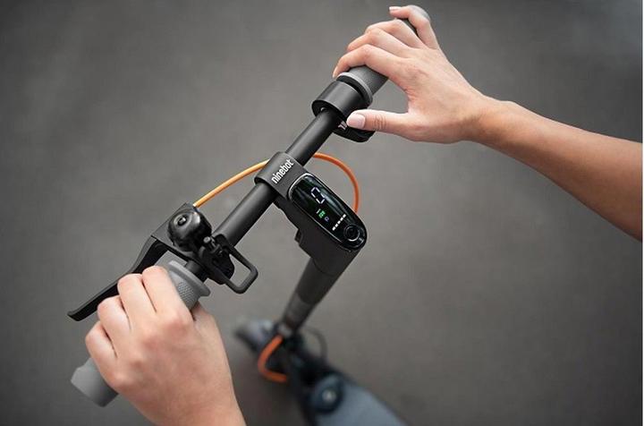 Produktbild Segway-Ninebot F40D (20 km/h, 40 km, 350 W)