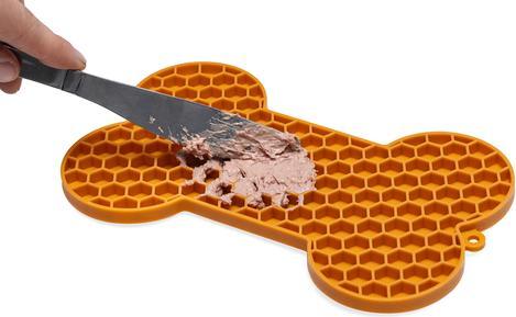 Actual product image Beeztees Lick mat bone