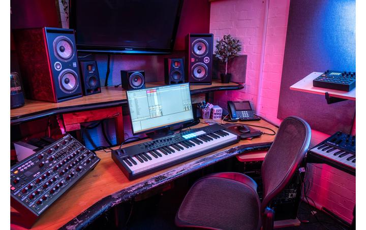 Actual product image novation Launchkey 61 Mk4 (Keyboards)