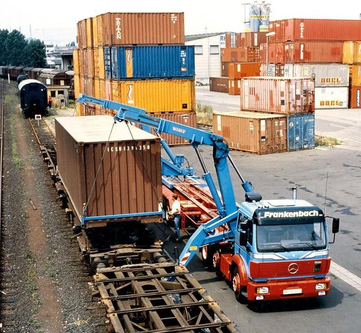 Immagine prodotto Jahrbuch Lastwagen 2024 (Tedesco, Bernd Regenberg, 2023)