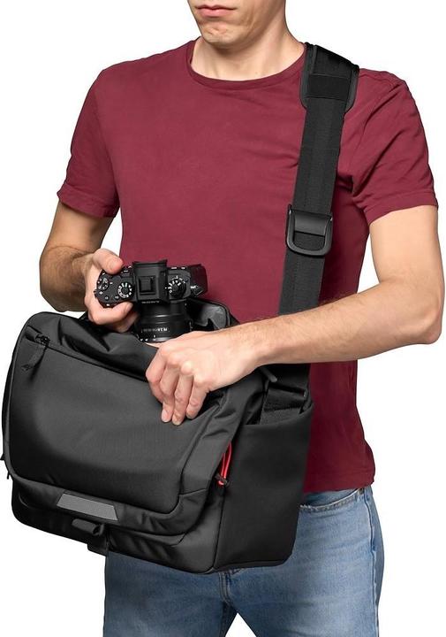 Actual product image Manfrotto Advanced Messenger M III (Camera shoulder bag, 16 l)