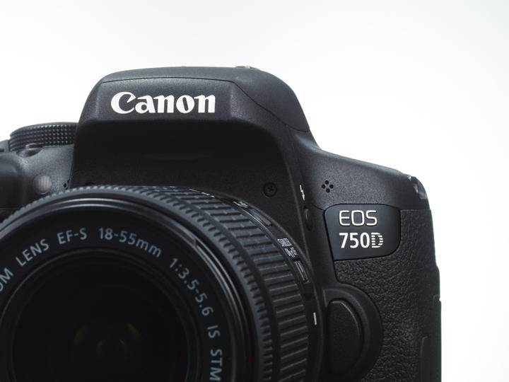 Productafbeelding Canon EOS 750D Kit (24.20 Mpx, APS-C / DX)