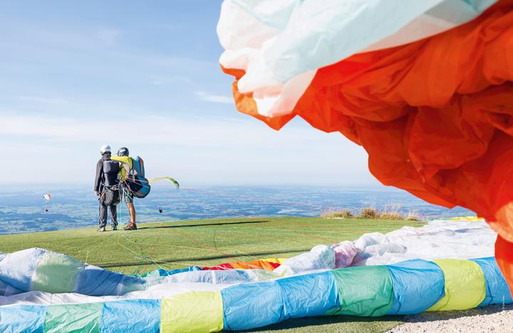 Produktbild Bildband Legendäre Outdoorabenteuer in Deutschland (Deutsch, Tanja Schuhbauer, Oliver Karaschewski, Tanja Weidner, Markus Kuhnhenne, Moritz Jacobi, Alexandra Lattek, Carlota Citoler, Erika Dürr, Aileen Tiedemann, Christian Haas, Aylin Krieger, Julia Reichardt, Franziska Consolati, 2023)