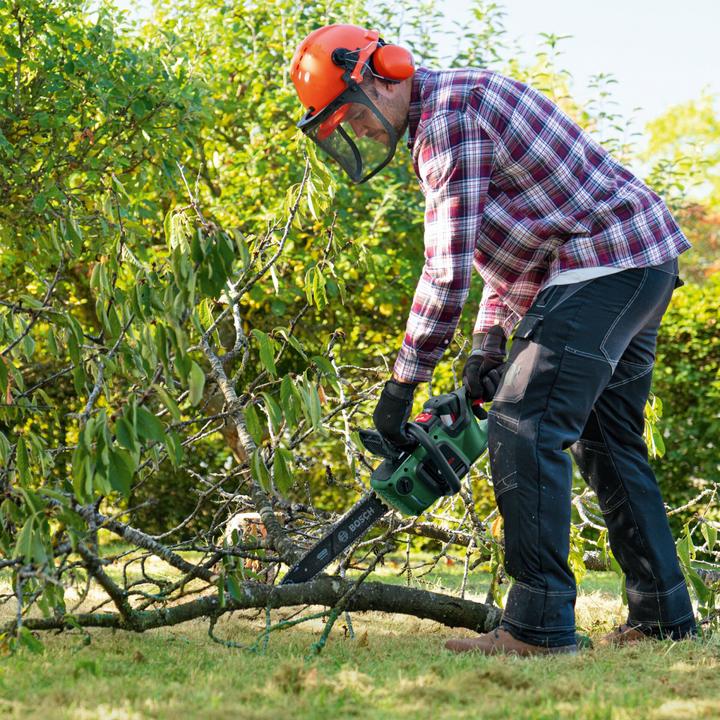 Produktbild Bosch Home & Garden AdvancedChain 36V-35-40 (Akku Kettensäge)