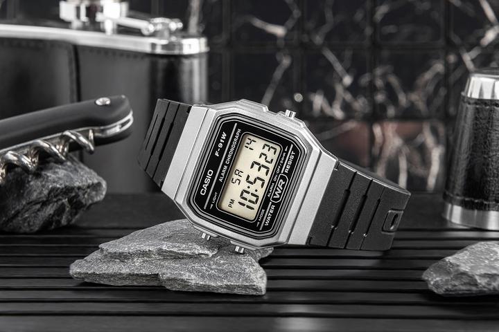 Actual product image Casio Retro Vintage - F-91WM-7A (Digital watch, 33 mm)