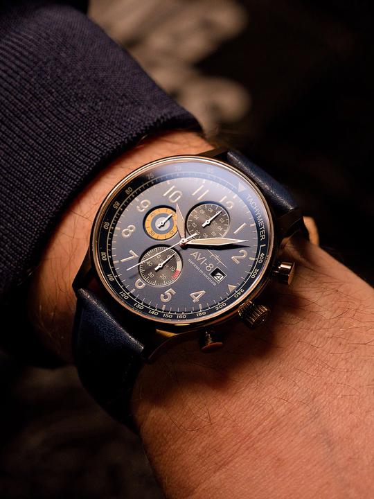 Actual product image AVI-8 AV-4011-0Q (Chronograph, 43 mm)