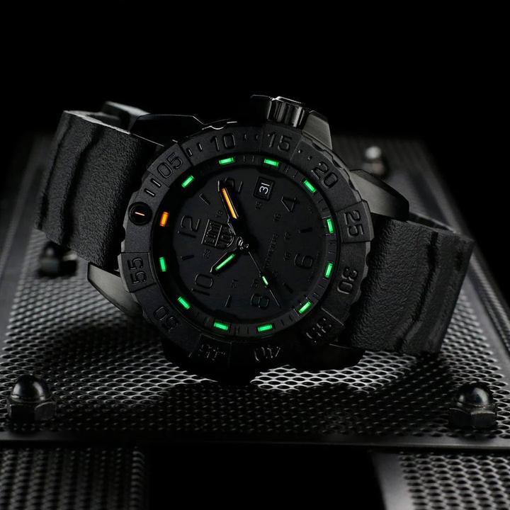 Produktbild Luminox Navy Seal 3250 Series (Taucheruhr, 45 mm)