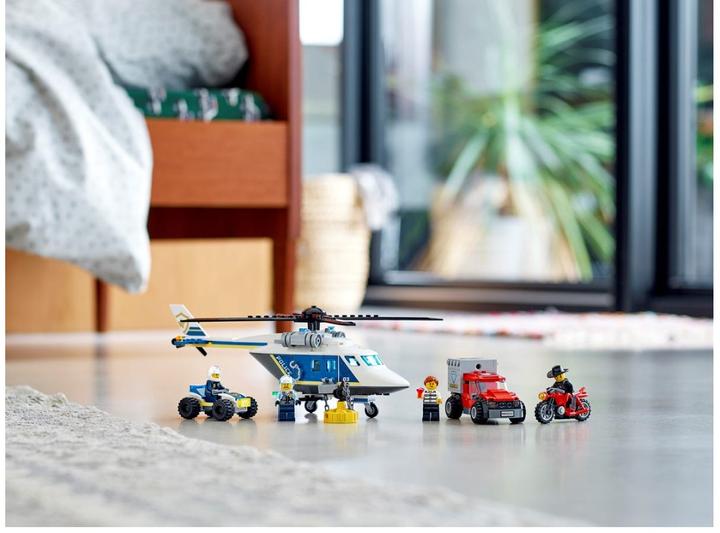Actual product image LEGO Police helicopter pursuit (60243, LEGO City)