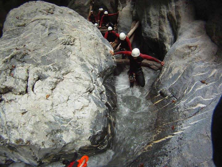Produktbild Smartbox Canyoning-Abenteuer in Sierre für 2 Personen inklusive Aperitif (2 Pers.)
